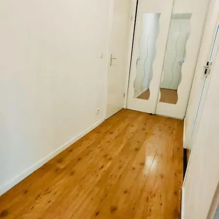 Apartment Cergy- Face A L'essec A 4 Min Du Rer A Cergy